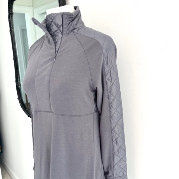 Athleta Gray Quilted 1/4 Zip Vortex Pullover Jacket - Picture 3 of 6